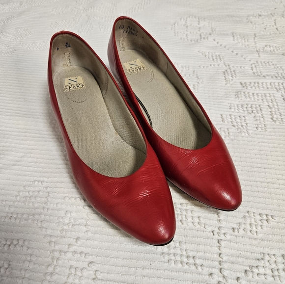 Vintage Red Heels - Picture 4 of 10